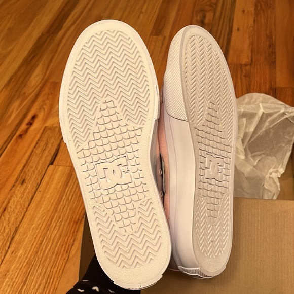 NWT- Light Pink DC Sneakers!! - Picture 5 of 6